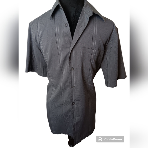 Button down, short sleeve shirt - Picture 1 of 4